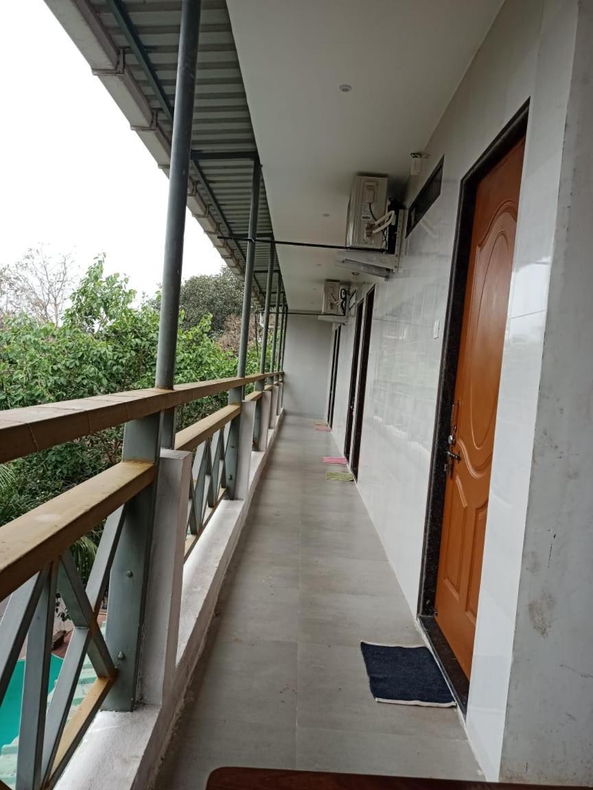 Vrundavan Guest House Guhagar Exterior photo